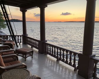 Incredible Waterfront Apartment in the Thousand Islands - Clayton - Balcón
