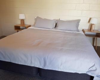 Kelly's Riverside Motel - Taumarunui - Bedroom