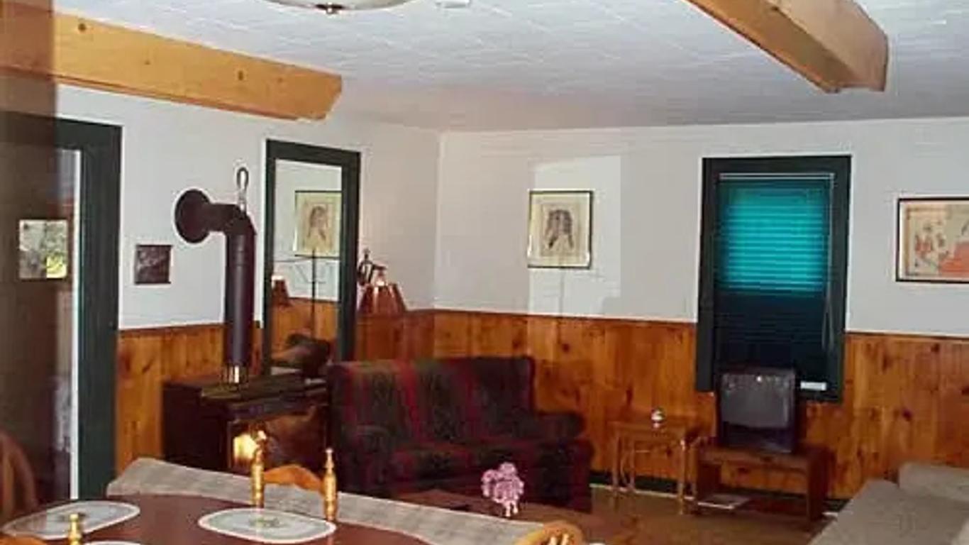 High Falls Bay Cottages, Camping & Waterpark