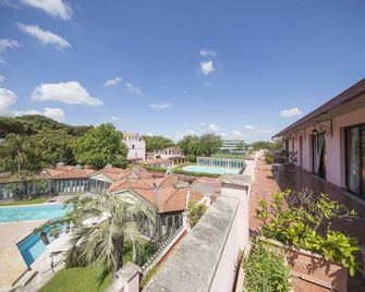 Mancini Park Hotel - רומא - בריכה
