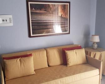 Affittacamere La Piazzetta - Caltagirone - Living room