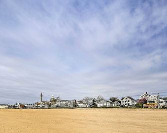 Walk to Beach & Commercial Street! Condo w/ Patio - Provincetown