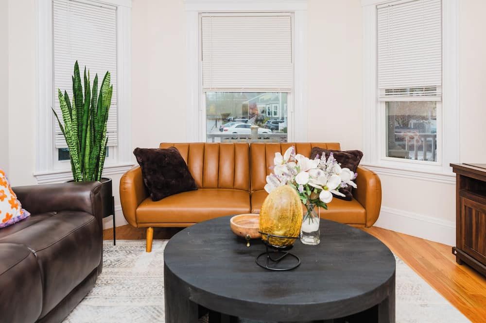 76 Carruth - 4BR Cozy and Lovely Apt - بوسطن - غرفة معيشة