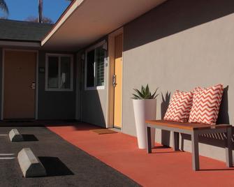 El Royale Gardens Near Universal Studios - Los Angeles - Patio