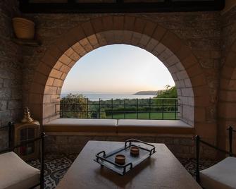 Polismata - Maisonettes Kardamili - Καρδαμύλη - Μπαλκόνι