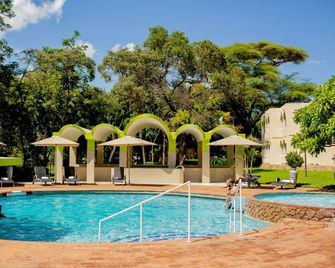 Victoria Falls Rainbow Hotel - Victoria Falls - Pool