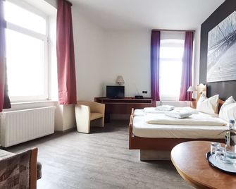 Hotel Kitzinger Hof an der B8 - Kitzingen - Camera da letto
