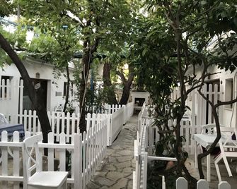 Iyon Pansiyon - Foça