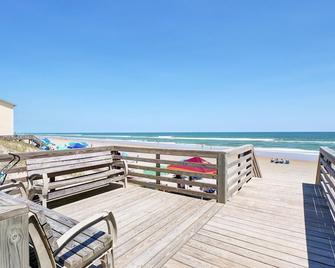 Direct Oceanfront Condo in Surf City - 홀리 리지 - 발코니