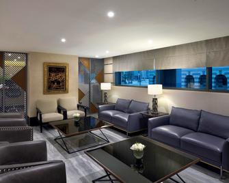 Anwar Al Madinah Mövenpick Hotel - Medina - Building