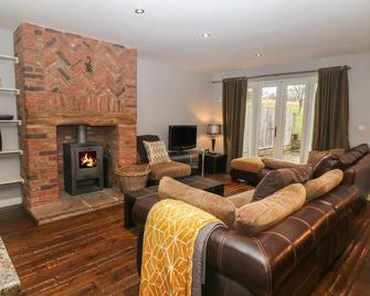 Heythrop - Alton - Living room