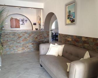 Hotel U Liamone - Saint-Florent - Living room