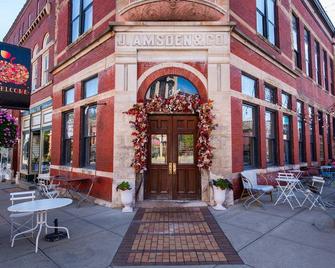 Wild Turkey Suite, The Woodford Hotel - Versailles - Edificio