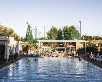 Villaggio Turistico Defensola - Vieste - Piscina
