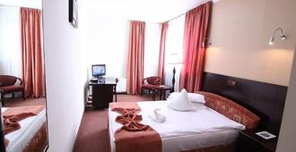 Hotel Helin Aeroport - Craiova - Craiova - Bedroom