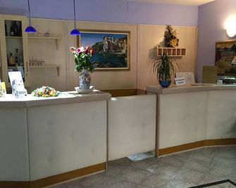 Locanda dalla Compagnia - Riomaggiore - Front desk