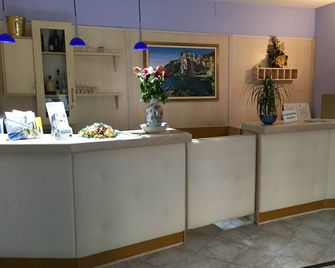 Locanda dalla Compagnia - Riomaggiore - Front desk