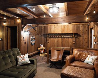 Unique A-frame, hot tub, firepit, barrel sauna - Bellaire - Salon