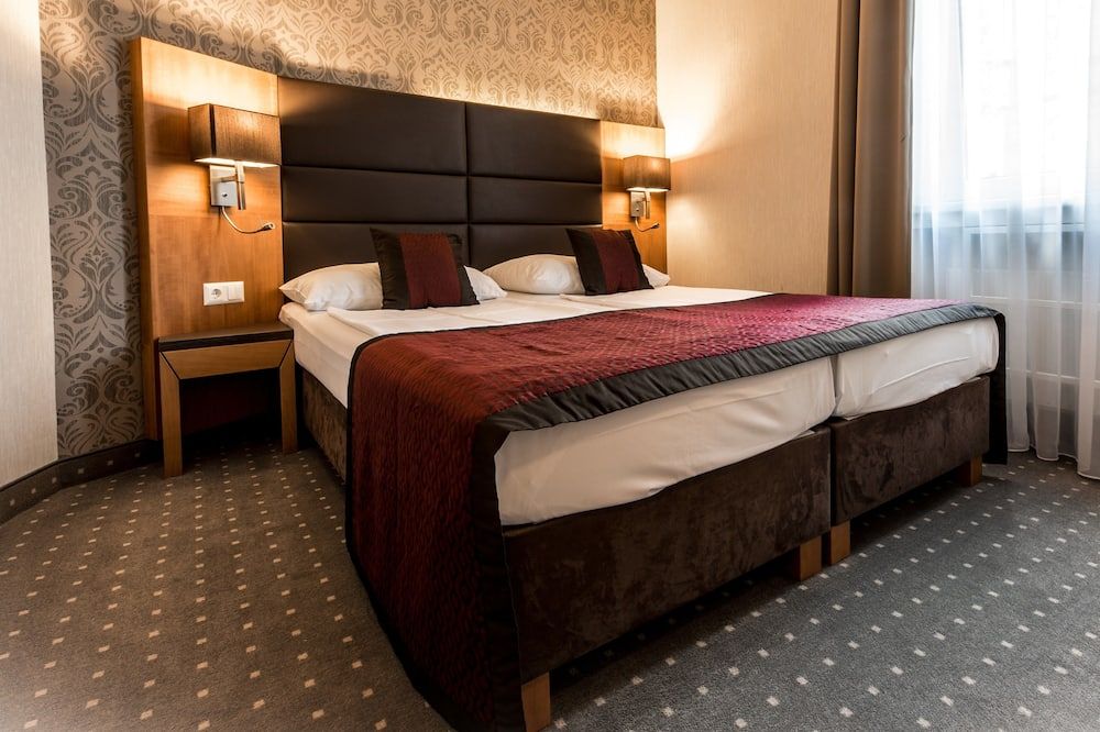 Club Hotel Cortina - Vienna - Bedroom