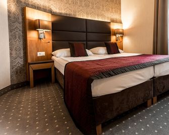 Club Hotel Cortina - Vienna - Bedroom