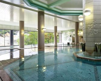 Dai-Ichi Takimotokan - נובוריבטסו - בריכה