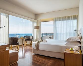 Alion Beach Hotel - Agia Napa - Schlafzimmer