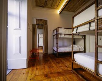 De Pedra e Sal Hostel & Suites - Setúbal - Habitación