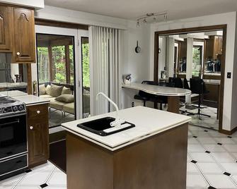 Family-friendly near Bretton Woods and Santa's Village - Whitefield - Cocina