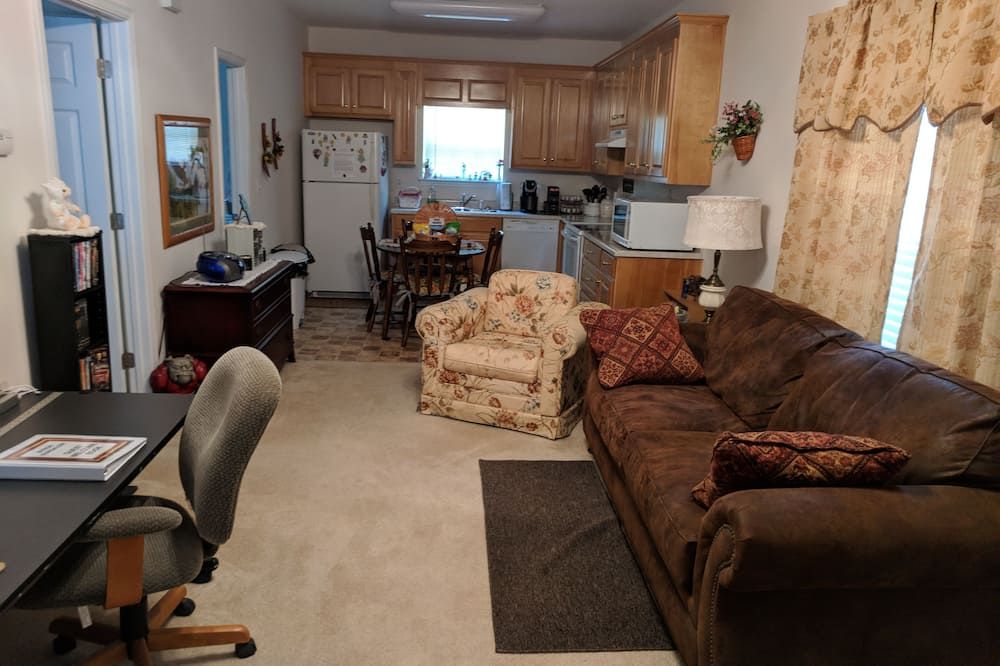 ★ Byron Bungalow ★ Cozy Quiet ∣ Near I-75 & Amazon - Byron - Huiskamer
