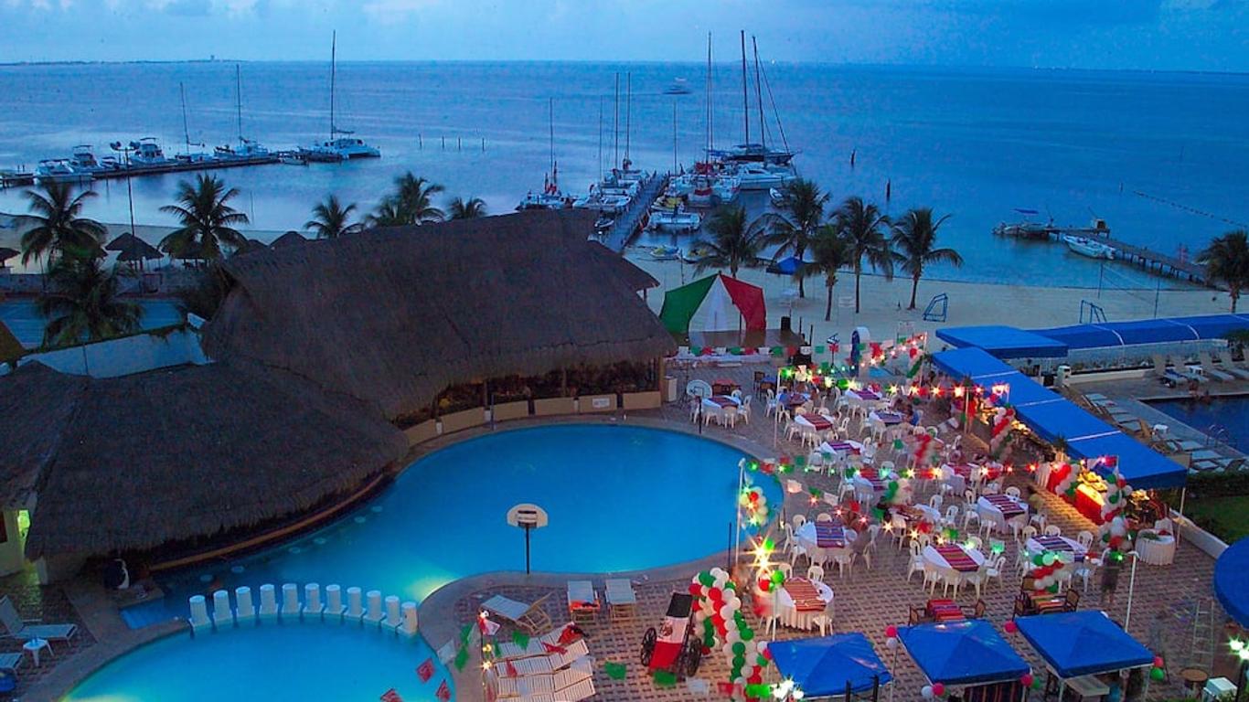 Aquamarina Beach Hotel Cancun