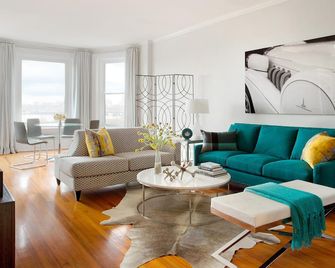 Stunning Boston Brownstone Condo By Interior Designer! - بوسطن - غرفة معيشة