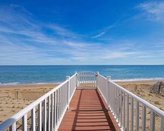 Absolutely Amazing save 1000 off your second week 5 str Property - Salisbury - Beach