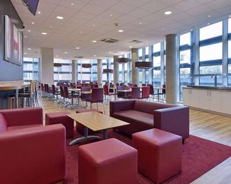 Travelodge Windsor Central - Windsor - Lounge