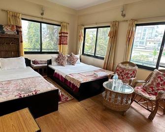 Hotel The Cherry Garden - פוחארה - חדר שינה