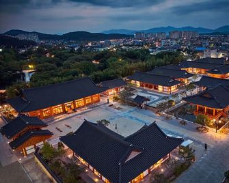 Hanok Stay Namwonyechon - Namwon - Vista del exterior
