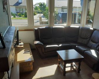 Maison de Campagne Rénovée à Proximité de Notre Exploitation - Faulquemont - Huiskamer