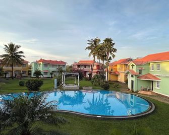 Orma By The Beach Goa , pool view , private access to the beach - Benaulim - Piscine