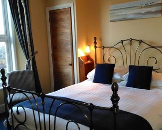 Melvill Guest House - Falmouth - Bedroom