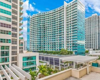 Modern 2-BD Condo in The Heart of Midtown Miami - Miami - Bâtiment