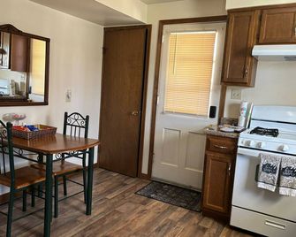 'Simple Stay' Conveniently located to everything! - Youngstown - Kuchnia