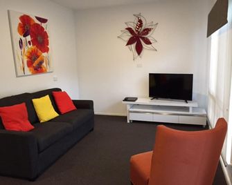 Rubicon Hotel Motel - Alexandra - Living room