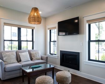 The Hen Houses - Wildwood - Ruang tamu