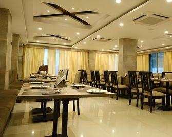 Hotel Girija Sunrise 300 Meter from Baba - Deoghar - Restaurant