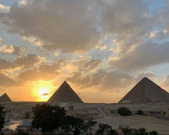 Phoenix pyramids view - Giza