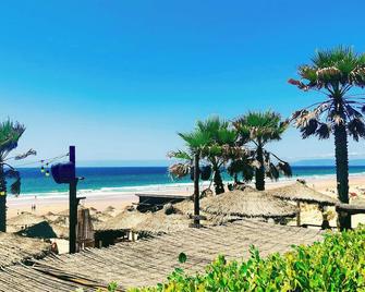 Villa Paraíso da Caparica - 阿爾馬達 - 海灘