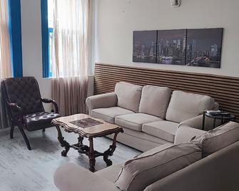 Authentic Historical Greek House - İzmir - Olohuone