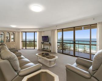 Burleigh Esplanade Apartments - Burleigh Heads - Living room