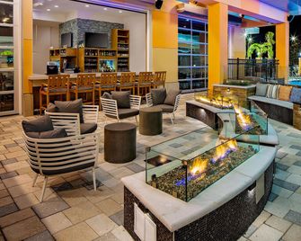 Hyatt House across from Universal Orlando Resort - אורלנדו - בר