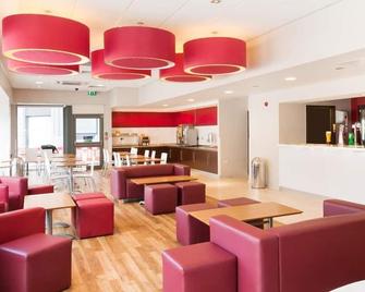 Travelodge Loughborough Central - Loughborough - Bar