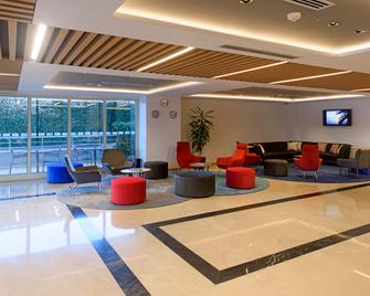 Holiday Inn Express Istanbul - Altunizade By IHG - Istanbul - Lobby